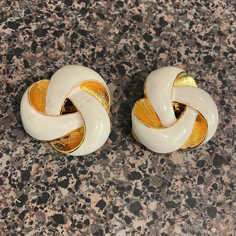 Vintage 1980s Large White Gold Knotted Clip Back Earrings
